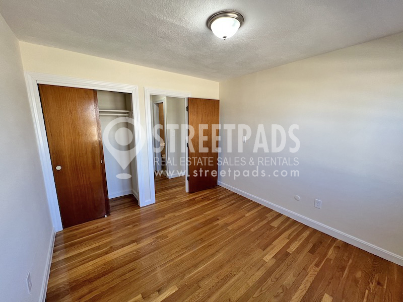 180 North Beacon St, Brighton