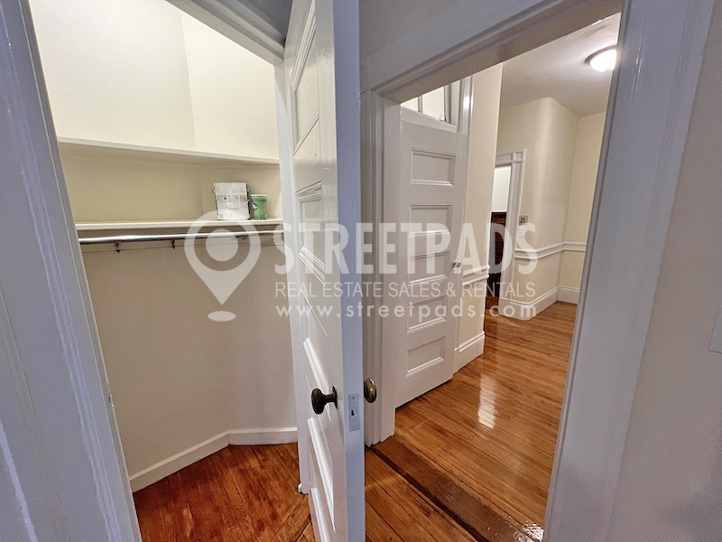 2 Ware St, Mid-Cambridge