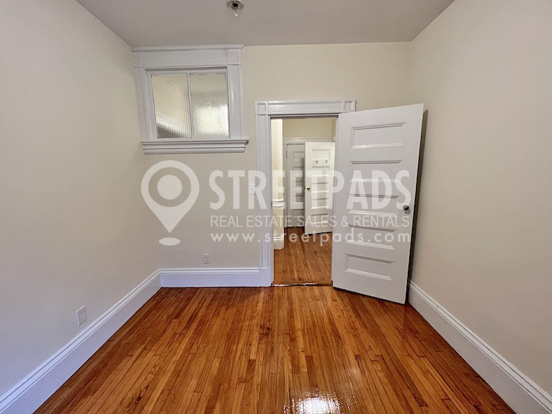 2 Ware St, Mid-Cambridge