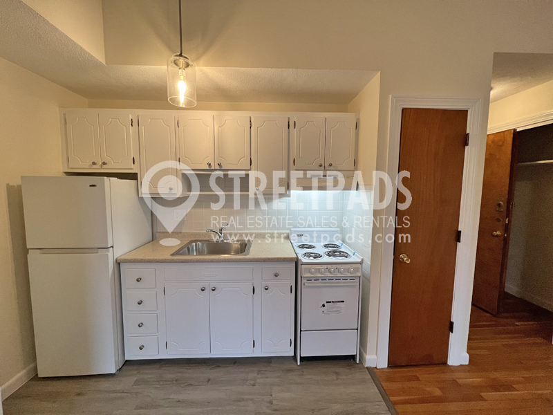 168 North Beacon St, Oak Square