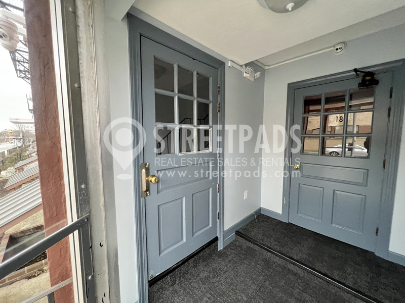 180 North Beacon St, Brighton