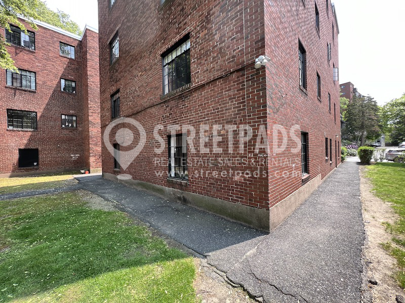 100 Sewall Ave, Brookline