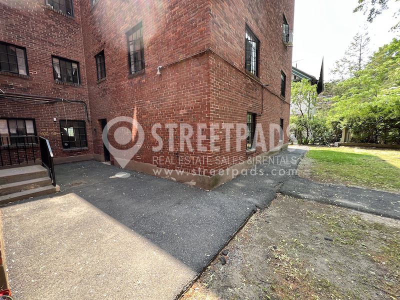 100 Sewall Ave, Brookline