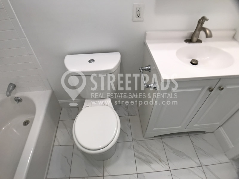 17 Fairbanks St, Griggs Park