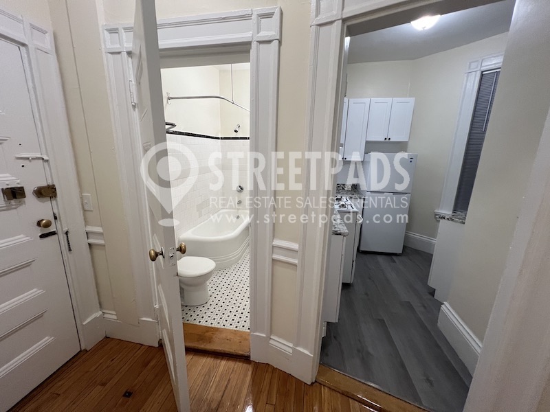 2 Ware St, Mid-Cambridge