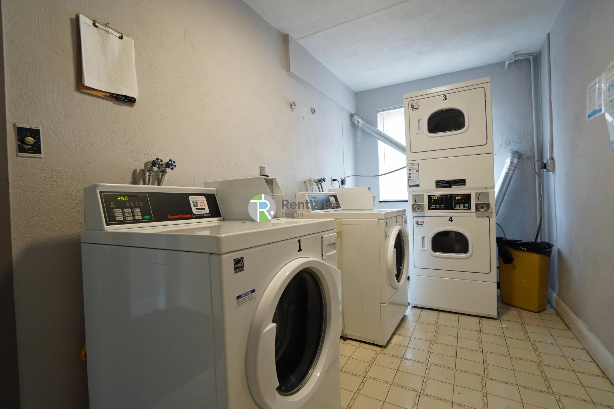 12 Cottage Ct, Nonantum