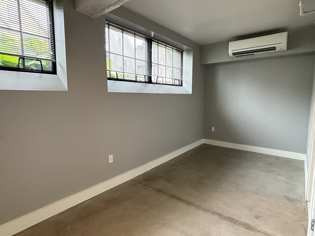 20 Sunnyside St, Jamaica Plain