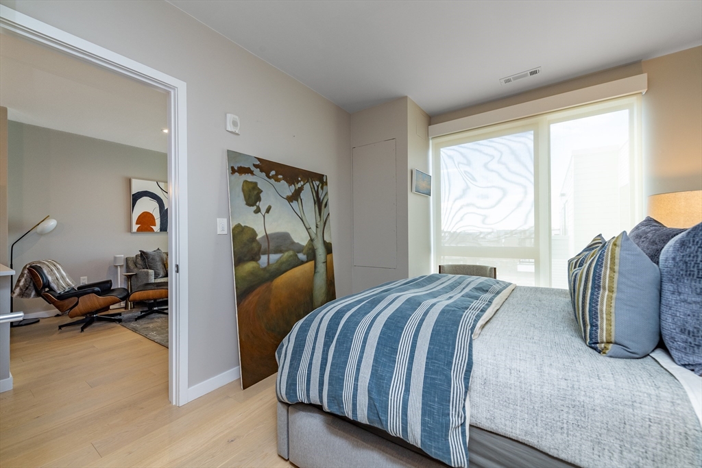 45 W 3rd St, South Boston