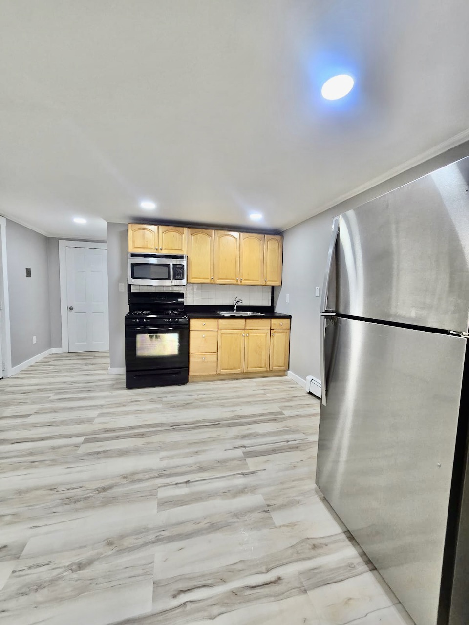 61 Gates St, South Boston