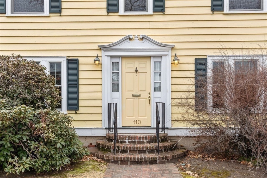 110 Leonard St, Belmont