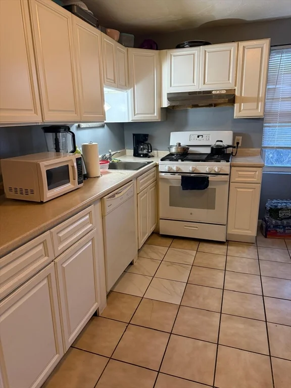 63 Canton St, Stoughton