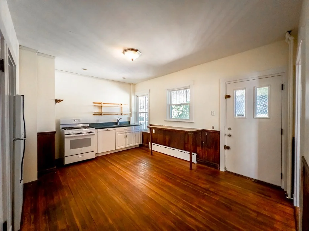 67 Hampstead Rd, Jamaica Plain