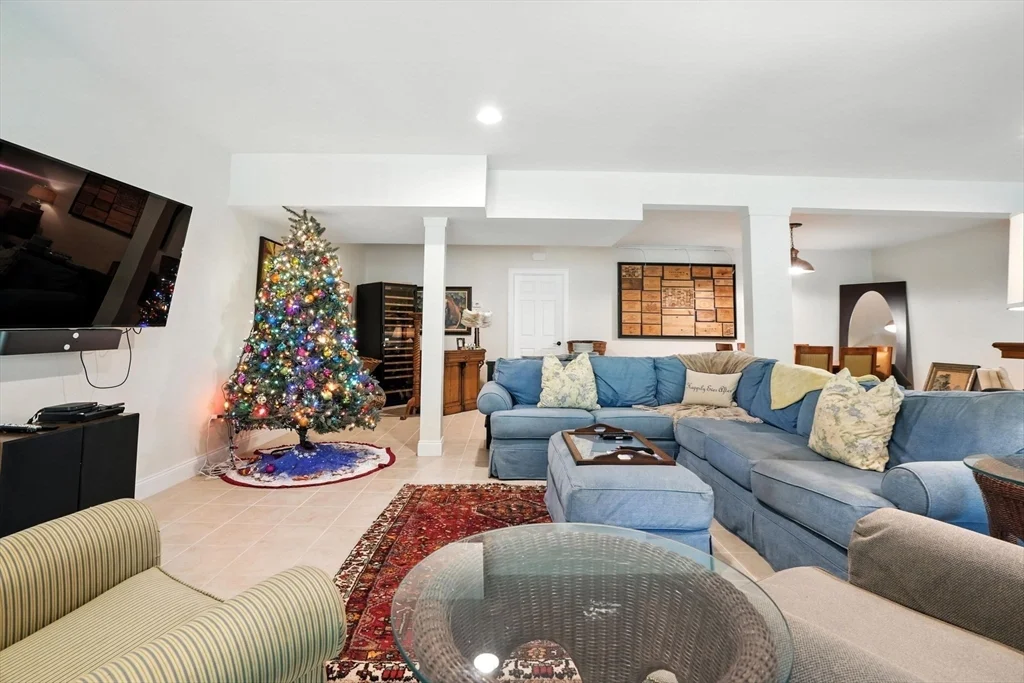 8 Skipping Stone, Plymouth