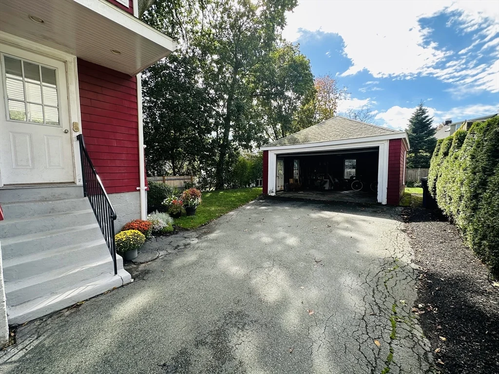 113 Cushing Ave, Belmont