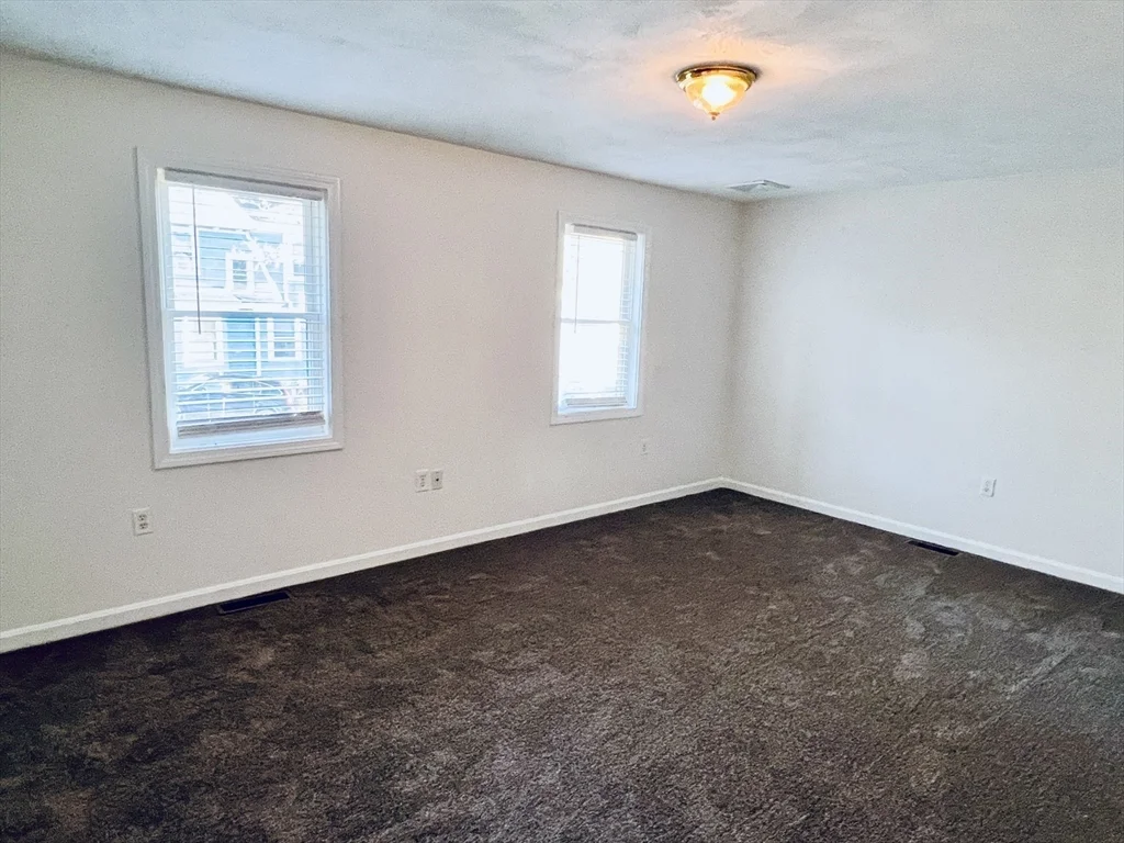 118 Wyoming Ave, Oak Grove