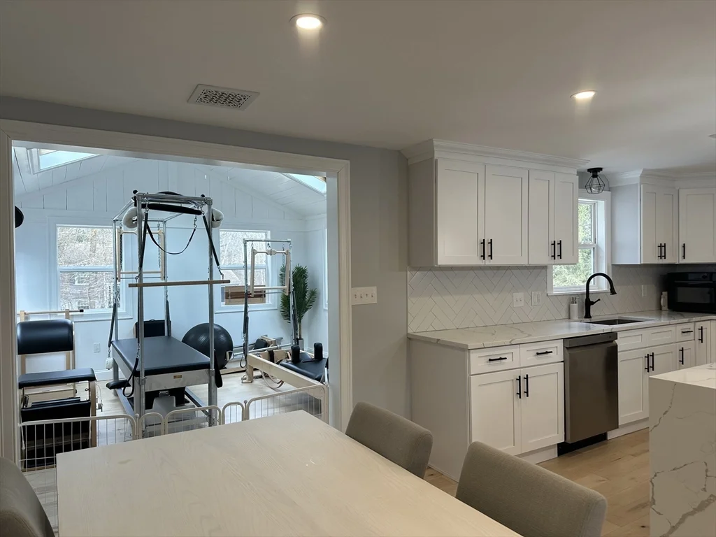 456 Parsonage St, Marshfield