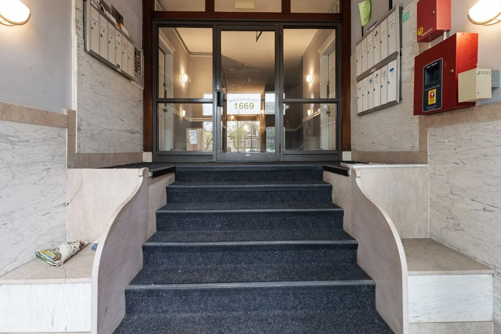 1669 Commonwealth Ave, Brighton