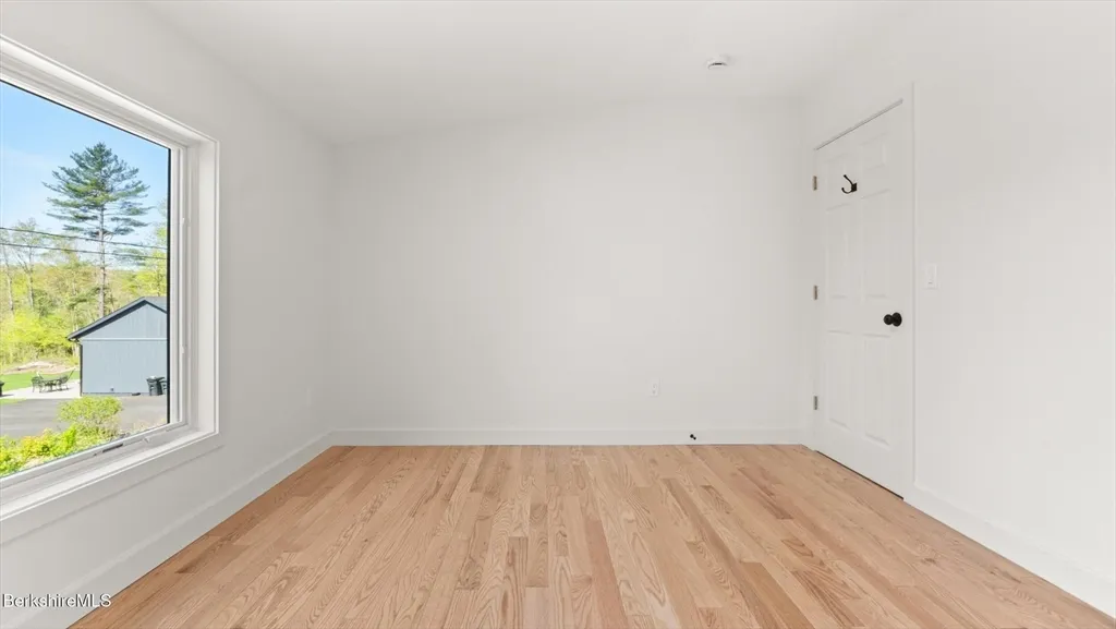 29 Chestnut Rd, Richmond