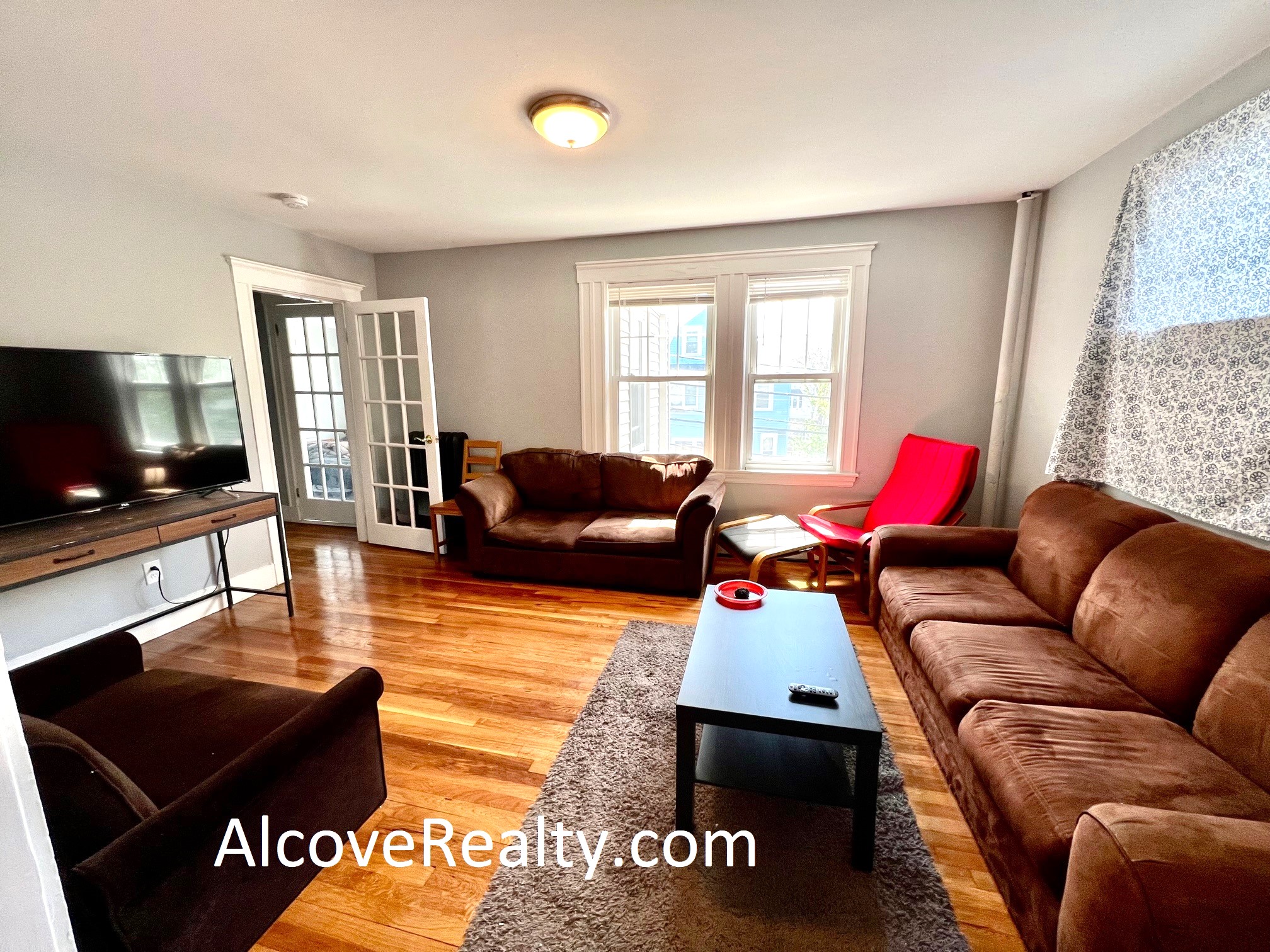 37 Sterling St, West Somerville