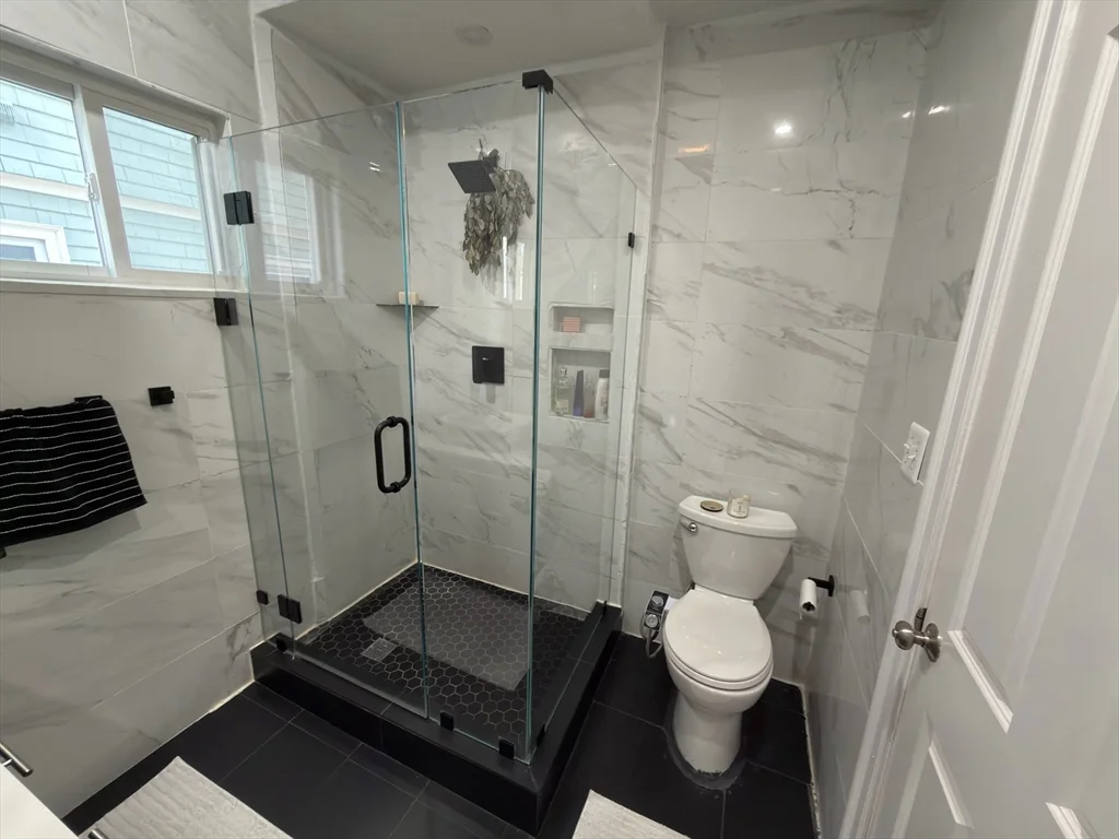 21 Marion Rd, Belmont