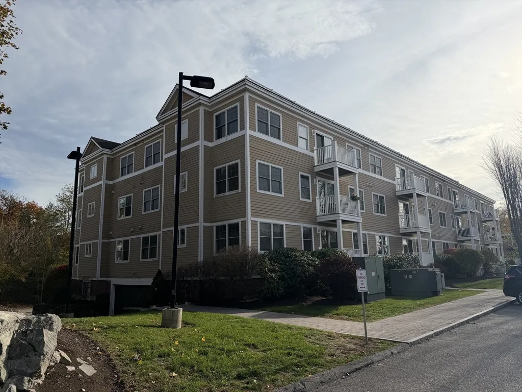 11 Cheriton Rd, West Roxbury