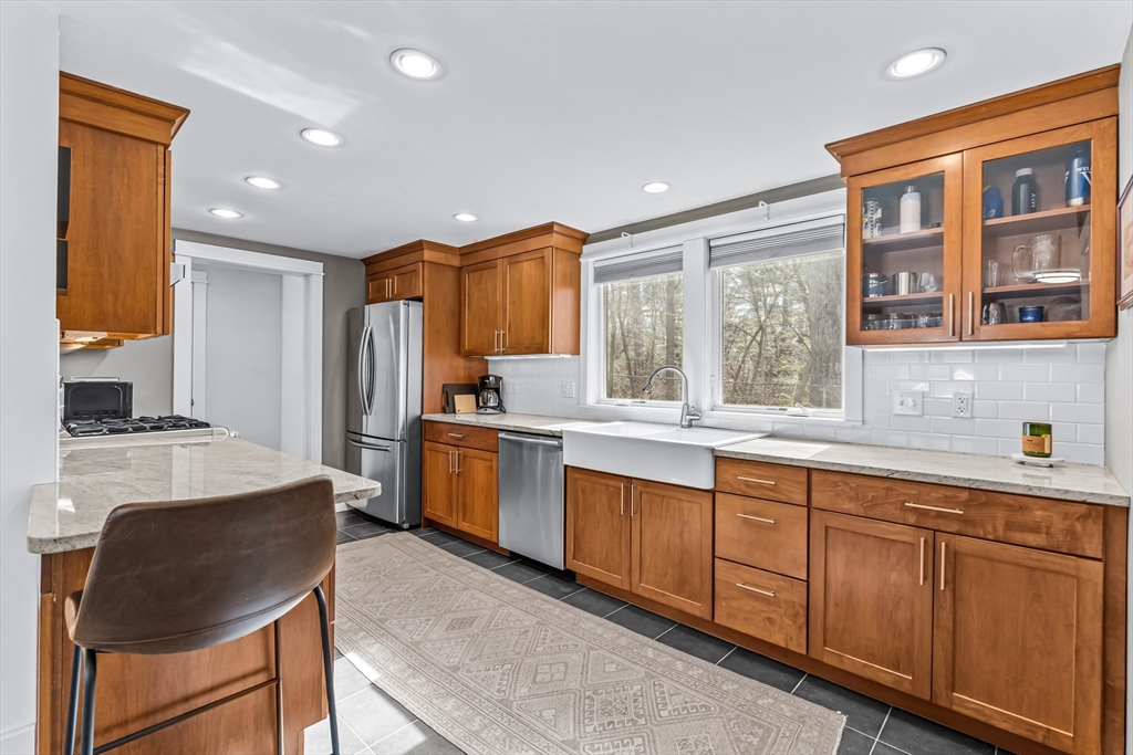 59 Russell Rd, Wellesley