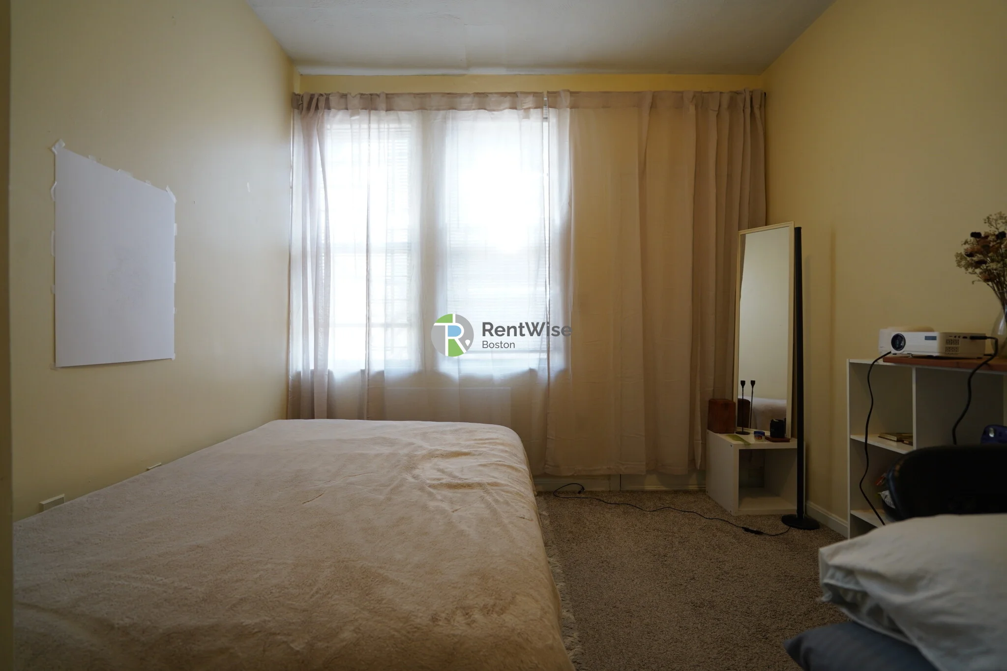 12 Lorraine Ter, Allston