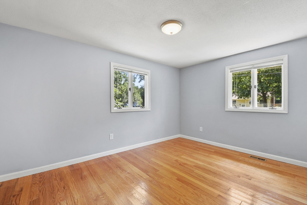 10 Lawndale Rd, Mansfield