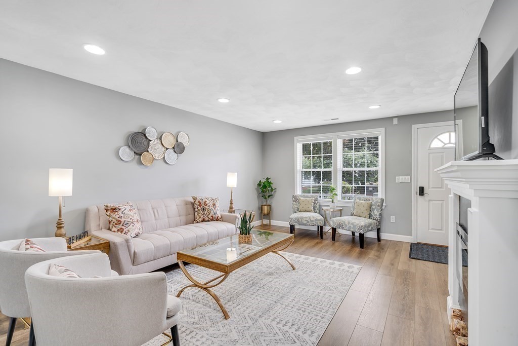 74 Juniper Ln, Tewksbury