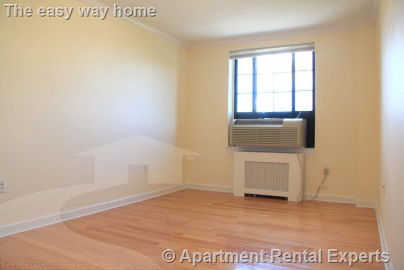 60 Brattle St, Harvard Square