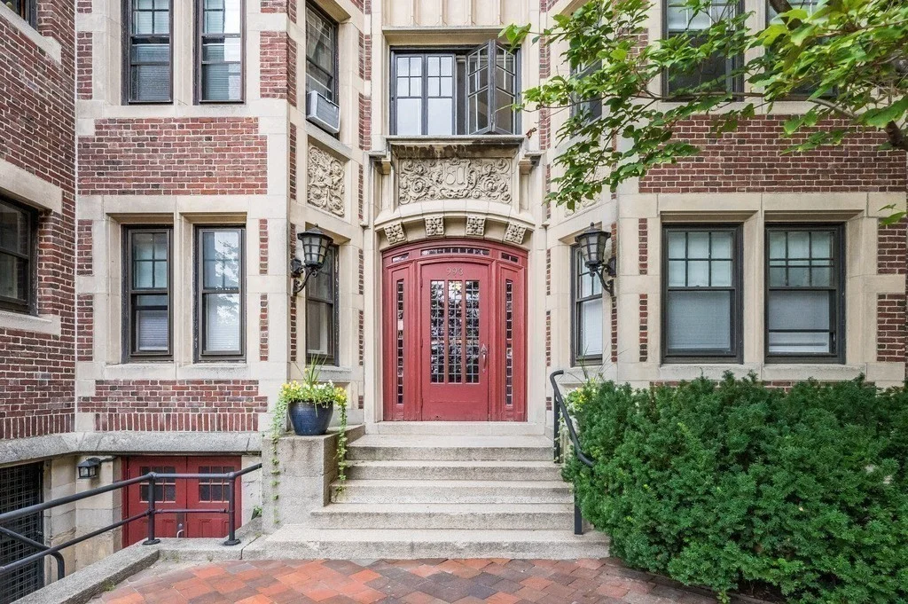 993 Memorial Dr, Harvard Square