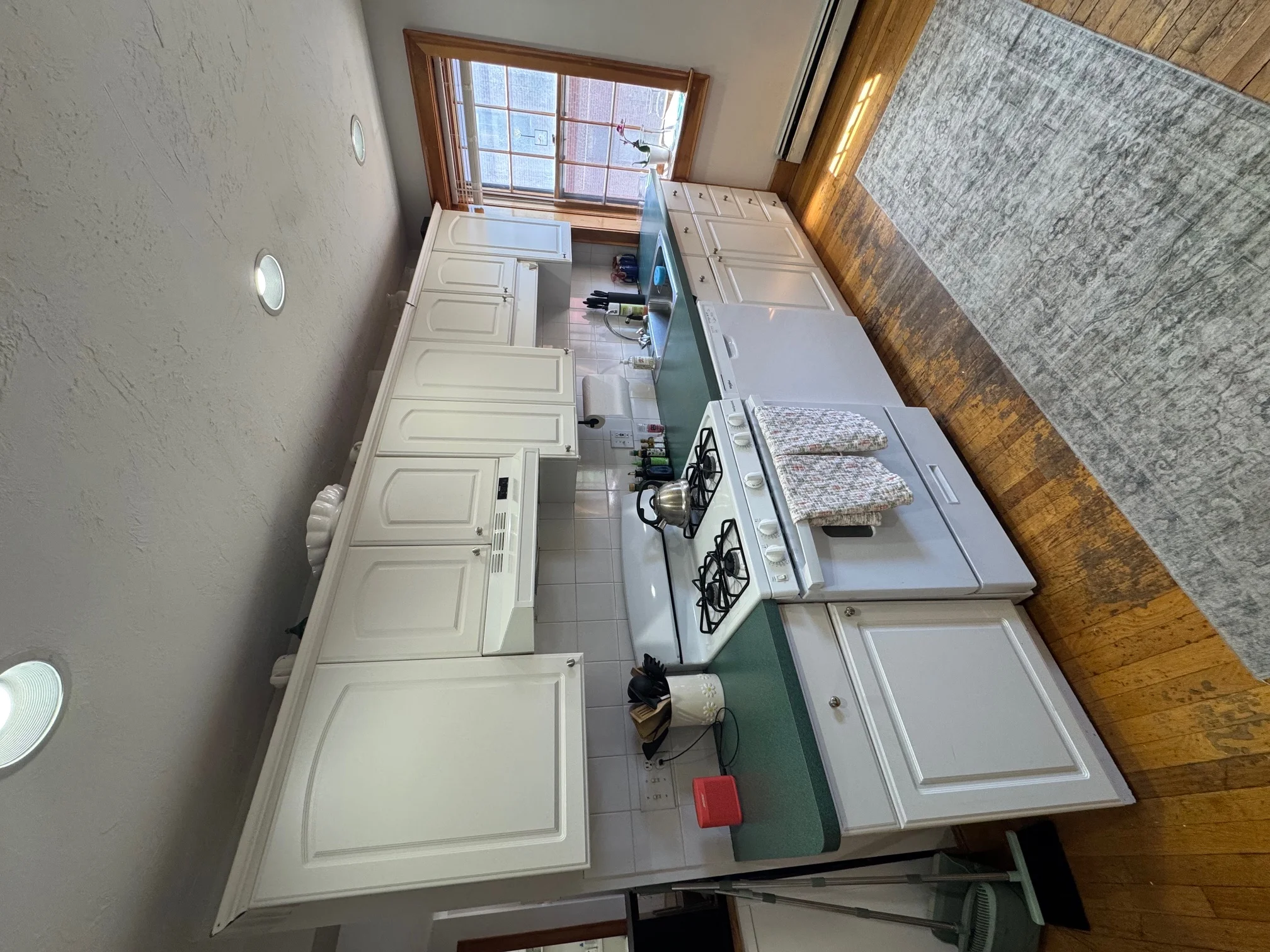 9 Winchester St, Bay Village