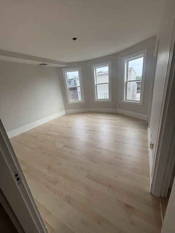 873 E 4th St, South Boston