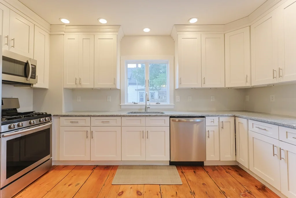 24 Charles St, Westborough