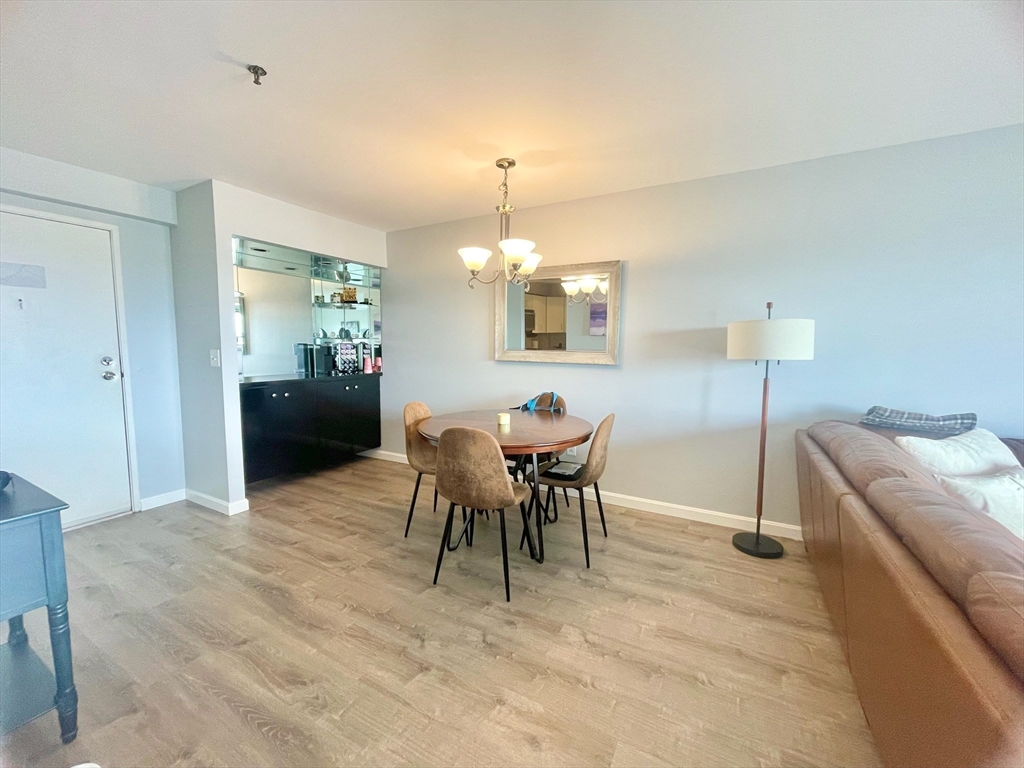 500 Washington, Quincy