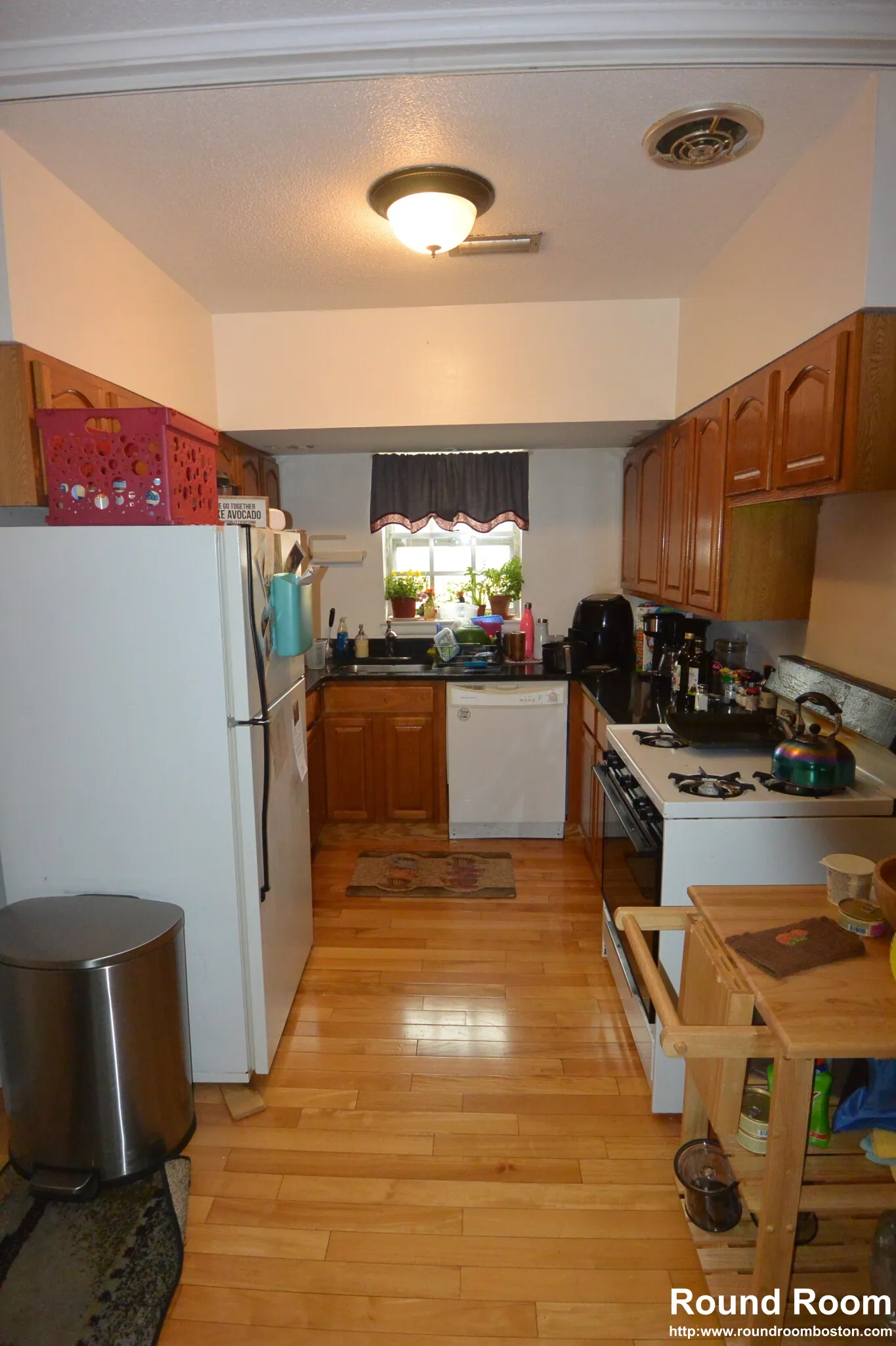 178 Lake Shore Rd, Oak Square