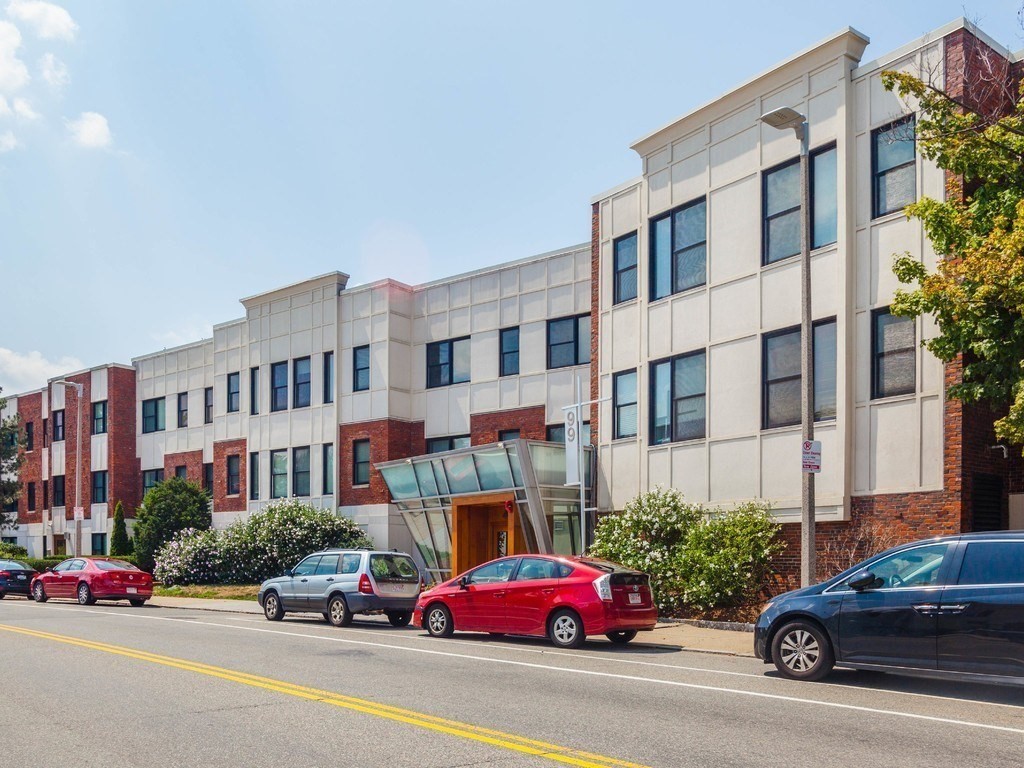 99 Chestnut Hill Ave, Brighton