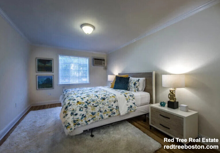 82 Saint Paul St, Coolidge Corner