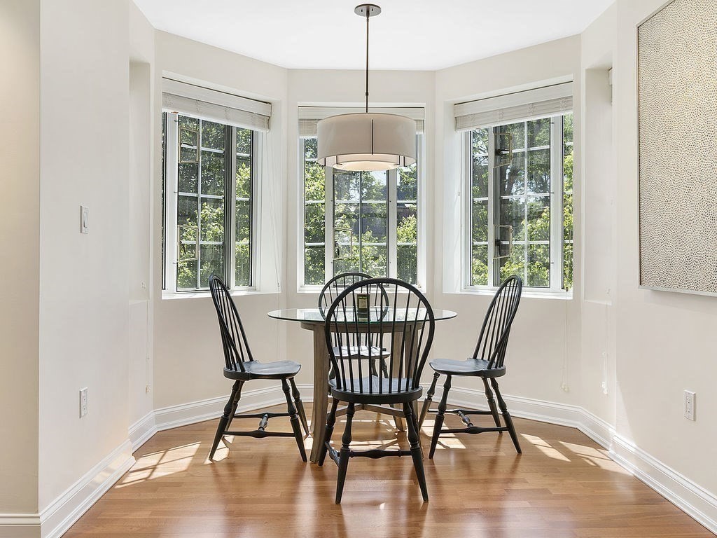 20 Chapel St, Longwood