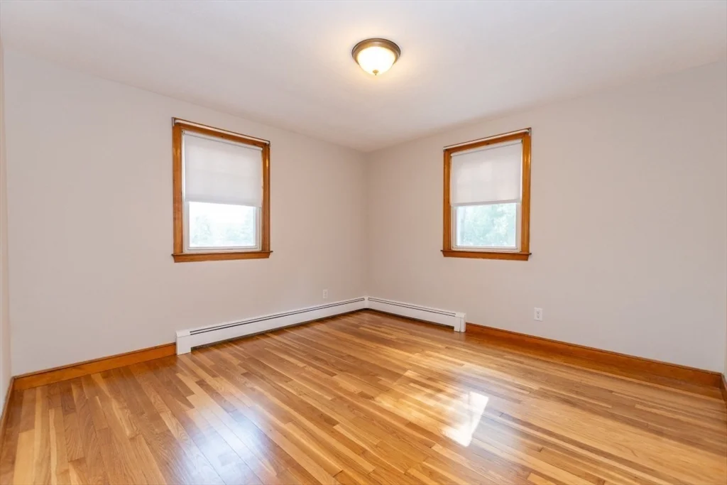 205 Hardy Pond Rd, Waltham