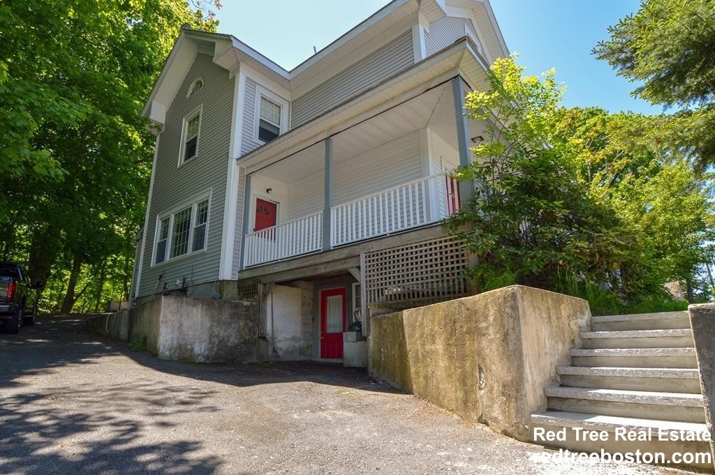 2 Lexington St, Woburn