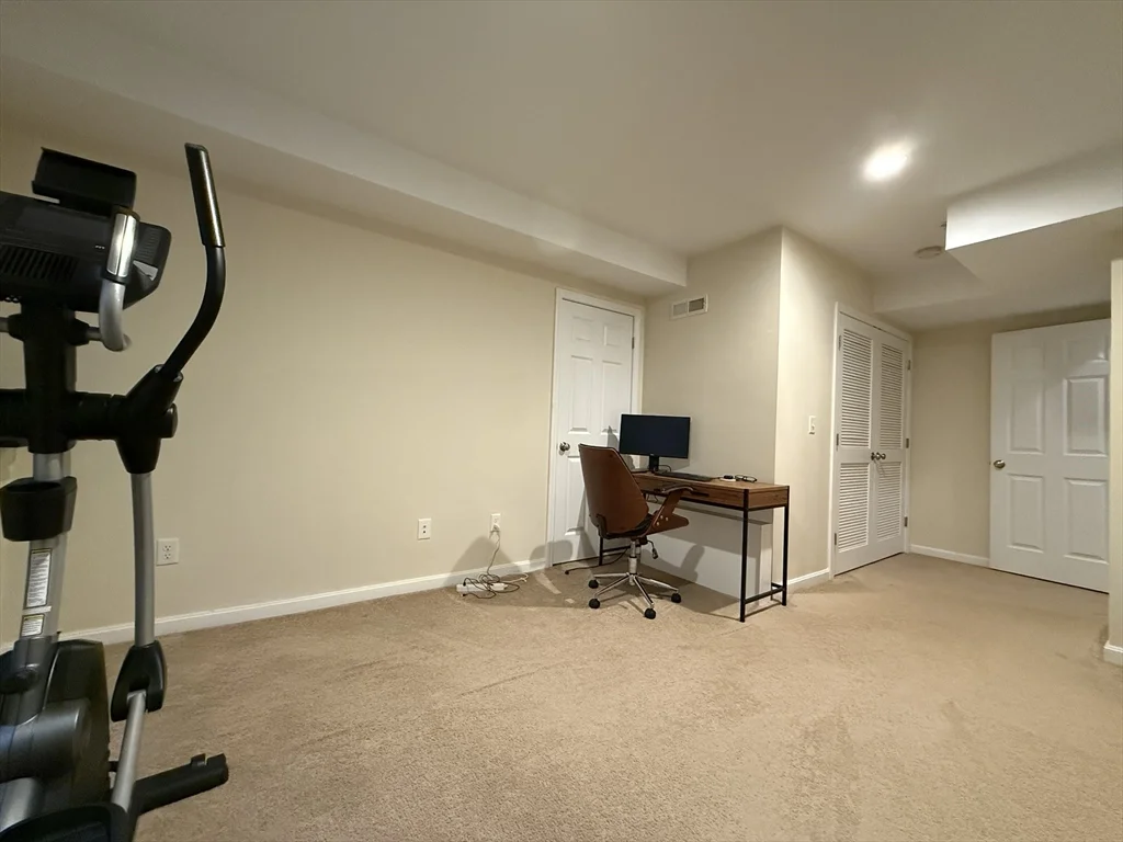 32 John Hancock Dr, Ashland