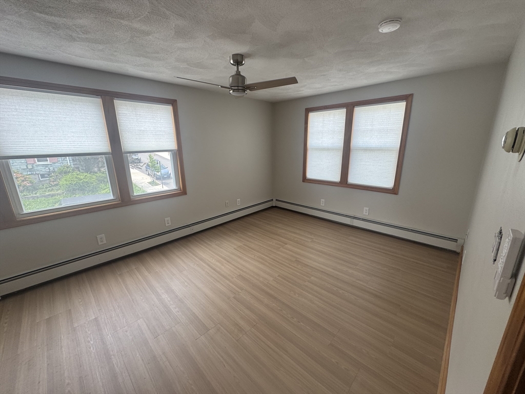 22 Glendale Ave, Everett