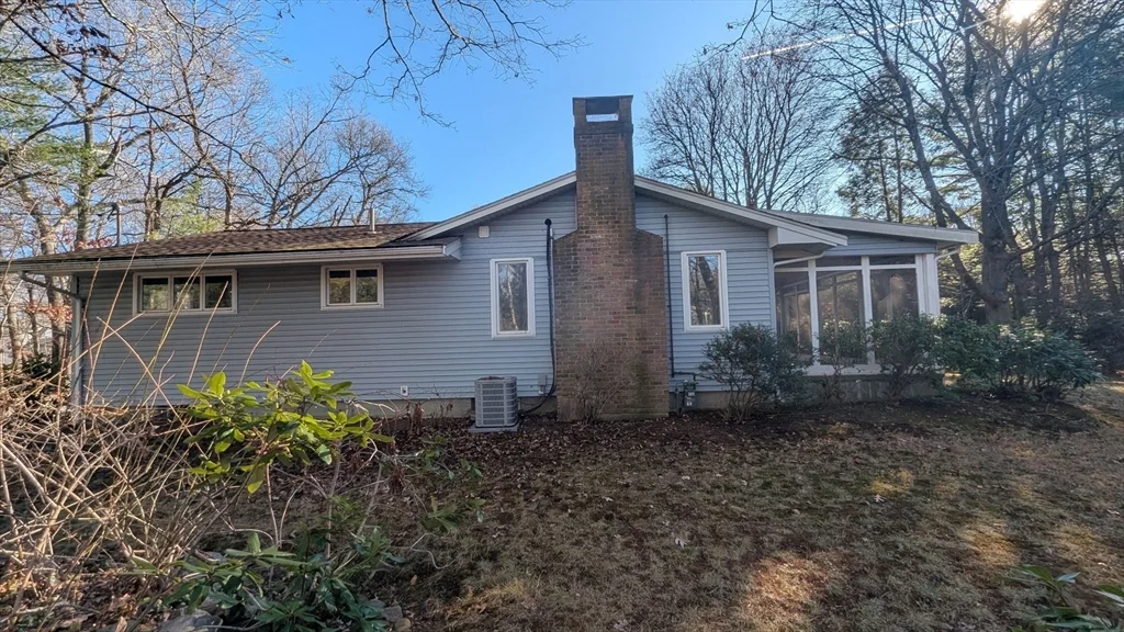 10 Sherwood Ave, Foxboro