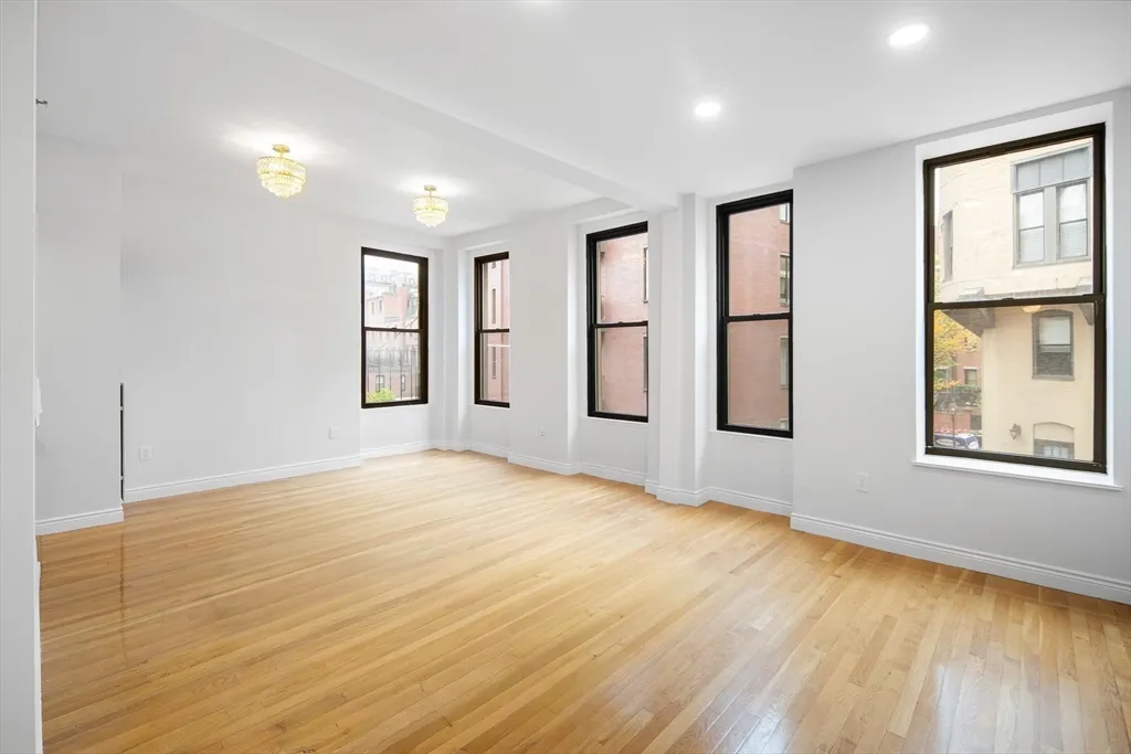 4 Charlesgate E, Back Bay