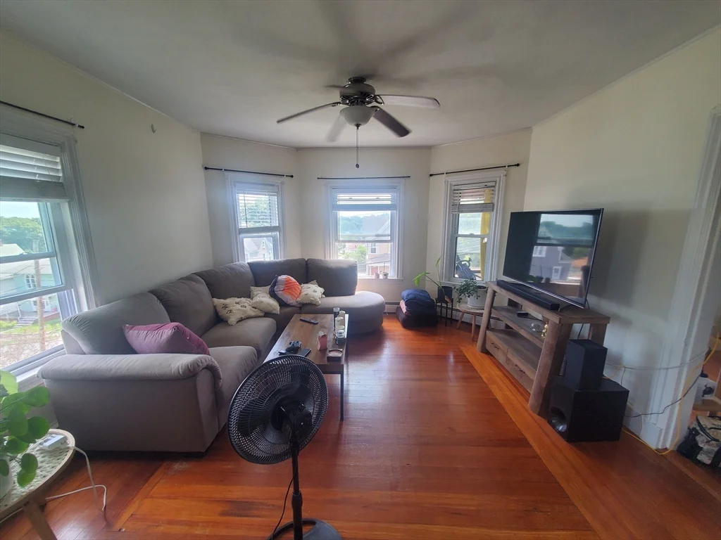 21 South Central, Wollaston