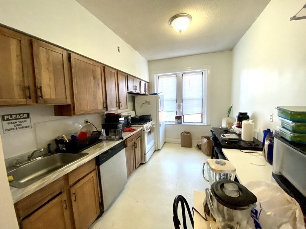 18 Glenville Ave, Allston