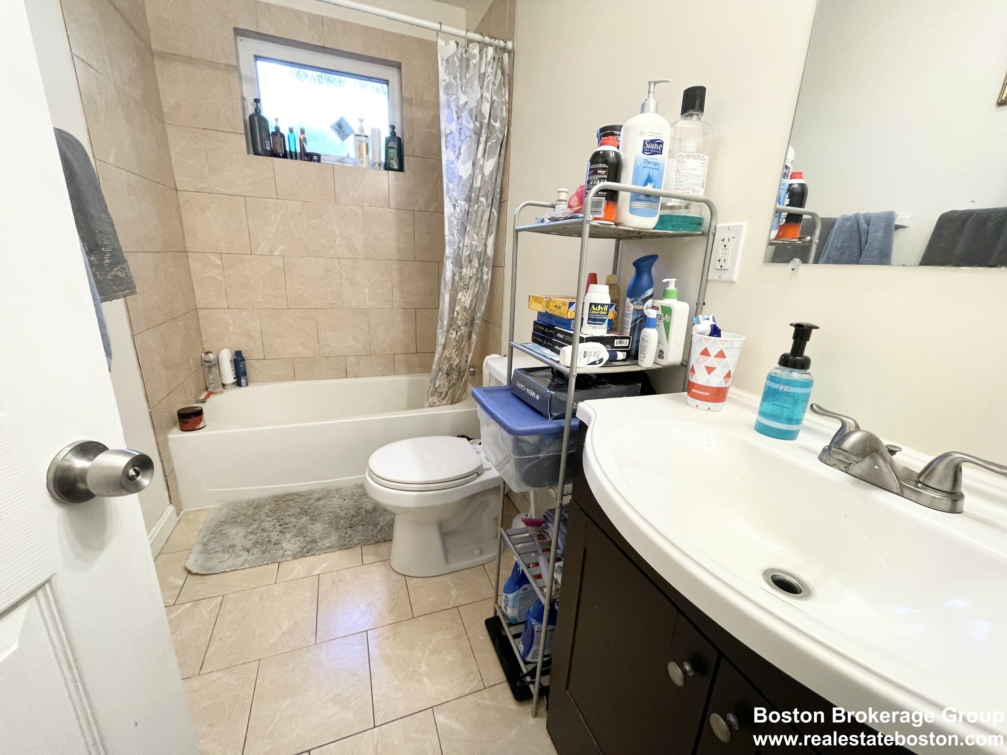 4 bed, 1.5 bath apartment for rent at 93 Hillside St Unit 1, Mission Hill — photo 3 of 3