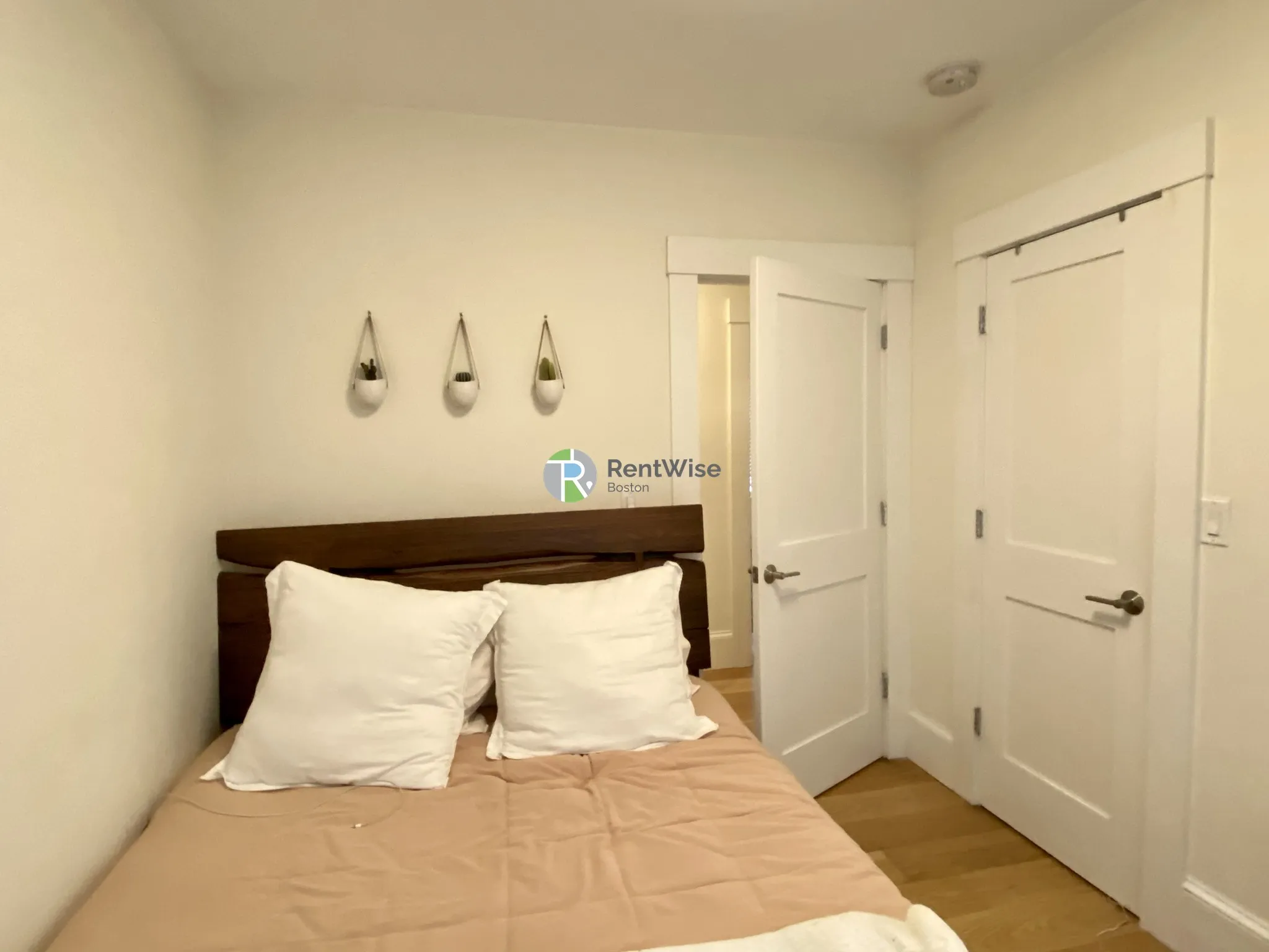 319 Columbia St, Wellington-Harrington