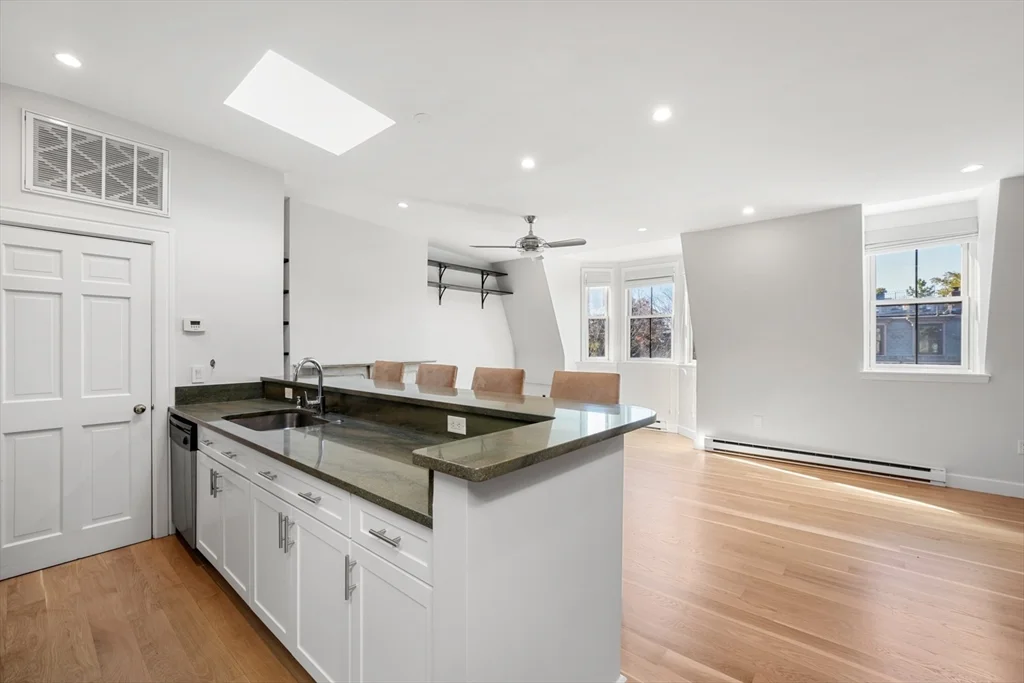 31 Concord Sq, South End